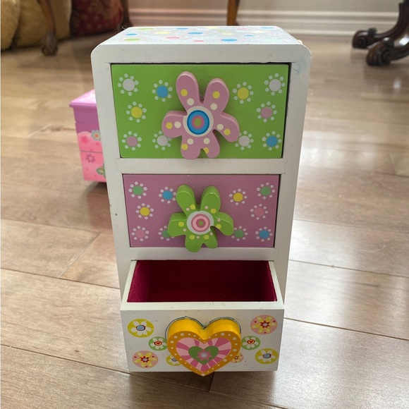 7 Piece Decorative Knick knack set for girls room - Picture 3 of 8